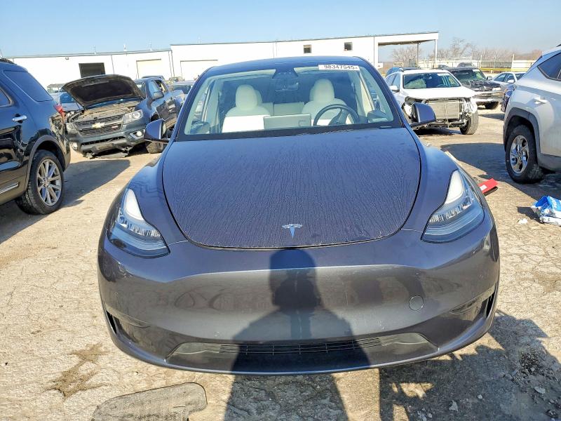 98347545 :رقم المزاد ، 5YJYGDEE0MF061110 vin ، 2021 Tesla Model Y مزاد بيع