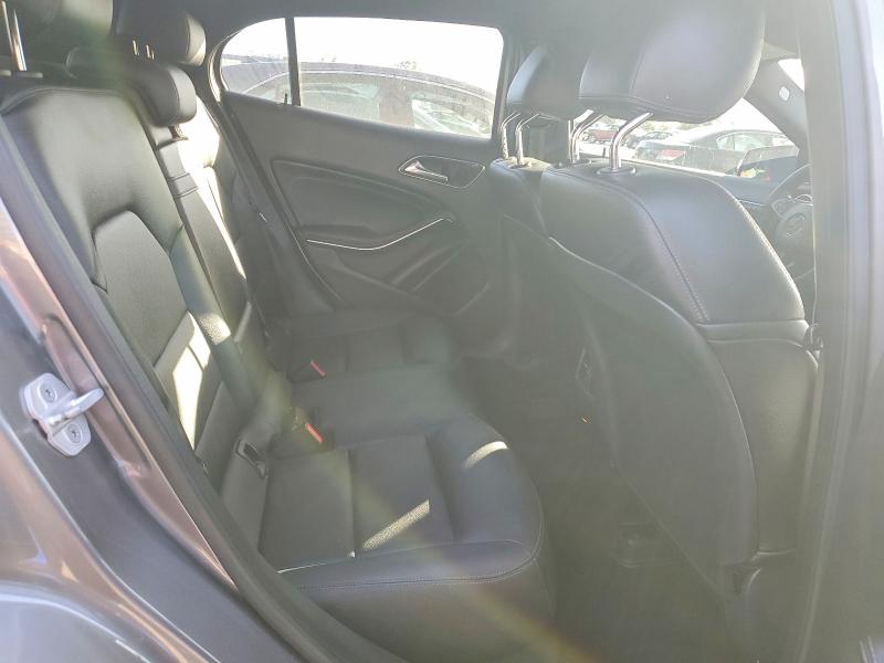 72700185 :رقم المزاد ، WDCTG4EB2HJ290896 vin ، 2017 Mercedes-benz Gla مزاد بيع