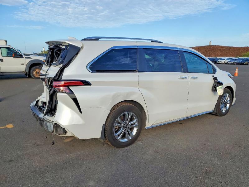 99907605 :رقم المزاد ، 5TDESKFC1NS061875 vin ، 2022 Toyota Sienna مزاد بيع