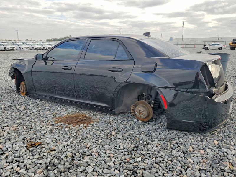 99499315 :رقم المزاد ، 2C3CCABG5HH588154 vin ، 2017 Chrysler 300 مزاد بيع
