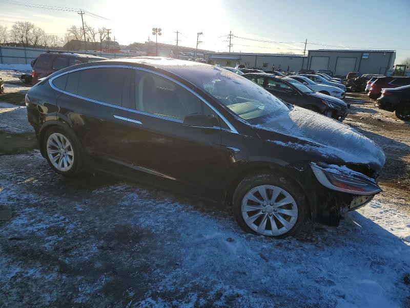 Продажа на аукционе авто 2017 Tesla Model X, vin: 5YJXCAE22HF038199, номер лота: 73910355