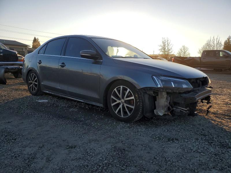 73700145 :رقم المزاد ، 3VWDB7AJ9HM392736 vin ، 2017 Volkswagen Jetta مزاد بيع