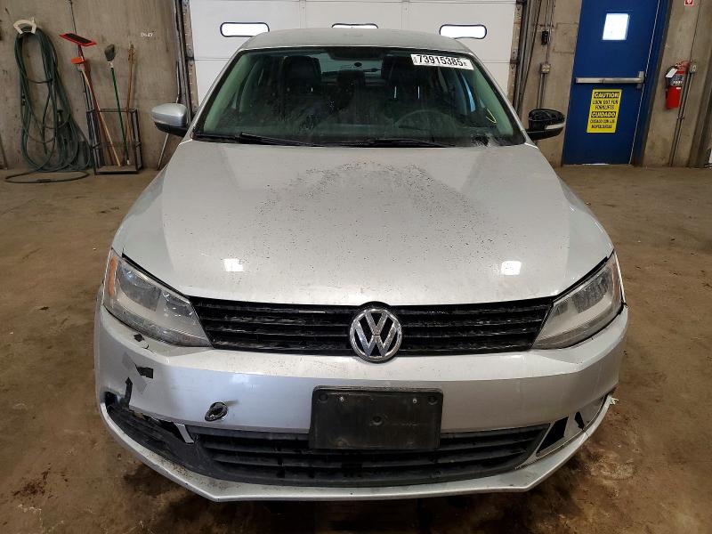 73915385 :رقم المزاد ، 3VWD17AJXEM246277 vin ، 2014 Volkswagen Jetta مزاد بيع