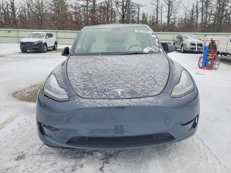 98216635 :رقم المزاد ، 5YJYGDEE3MF158057 vin ، 2021 Tesla Model Y مزاد بيع