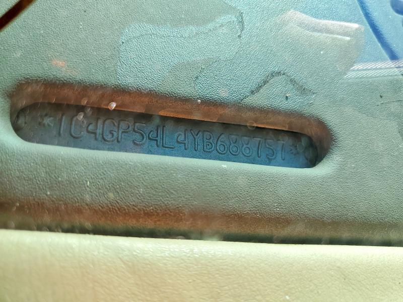 99255935 :رقم المزاد ، 1C4GP54L4YB688757 vin ، 2000 Chrysler Town & Country مزاد بيع