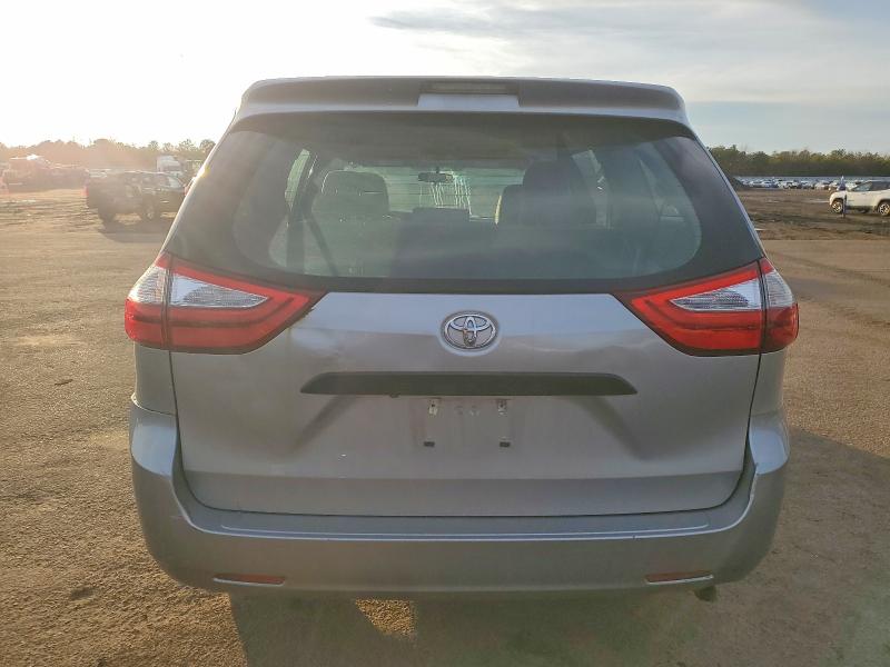 2015 Toyota Sienna მანქანა იყიდება აუქციონზე, vin: 5TDZK3DCXFS591516, აუქციონის ნომერი: 72630845