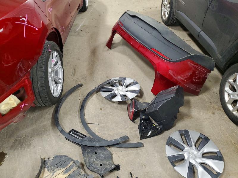 2024 Tesla Model Y მანქანა იყიდება აუქციონზე, vin: 7SAYGDEE3RA273068, აუქციონის ნომერი: 72779935