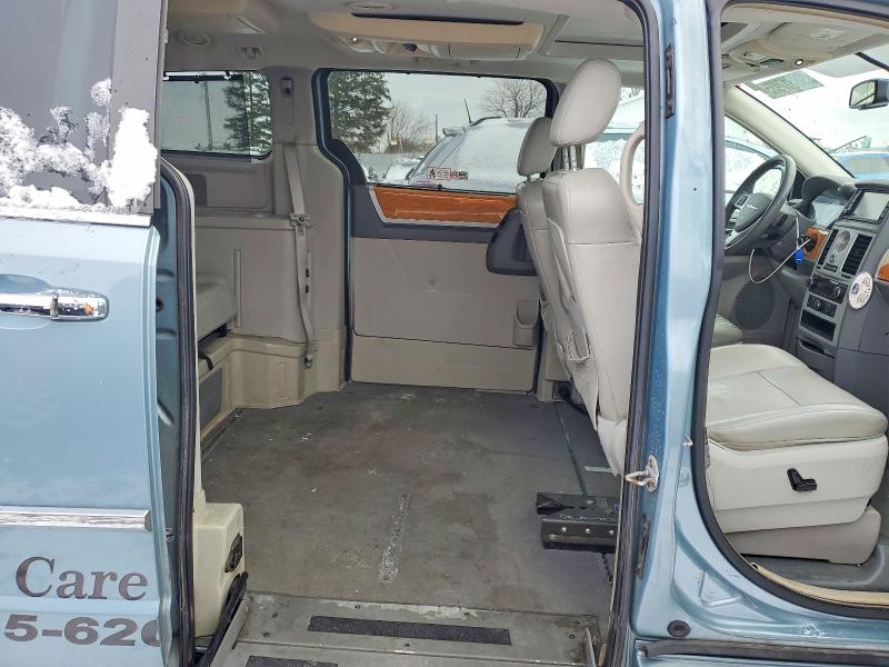 Продаж на аукціоні авто 2008 Chrysler Town & Cou, vin: 2A8HR64X38R699010, номер лоту: 98617935