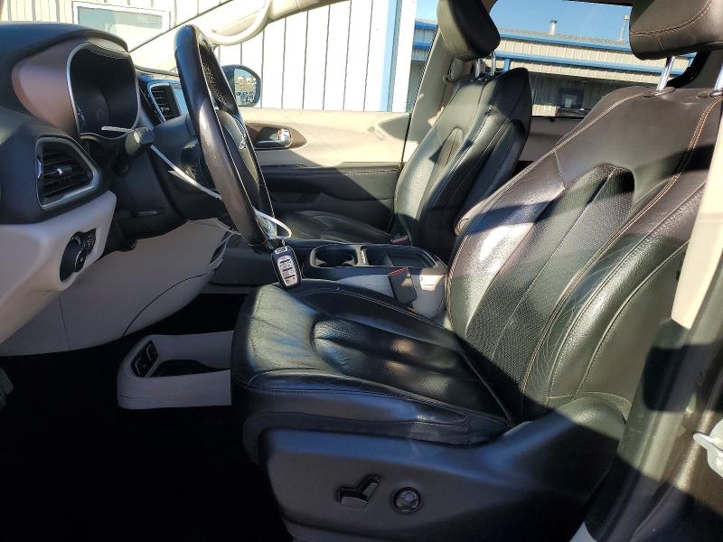 99649785 :رقم المزاد ، 2C4RC1BGXJR217836 vin ، 2018 Chrysler Pacifica مزاد بيع