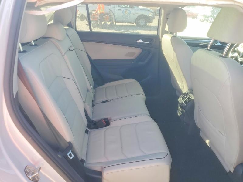 99849275 :رقم المزاد ، 3VV4B7AX7JM191576 vin ، 2018 Volkswagen Tiguan مزاد بيع
