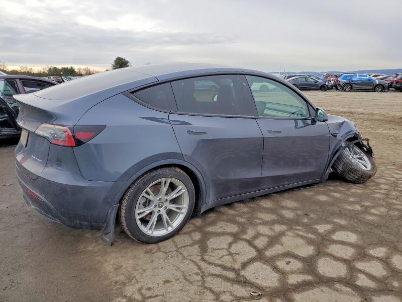 Auction sale of the 2022 Tesla Model Y, vin: 7SAYGDEEXNA008108, lot number: 72955055