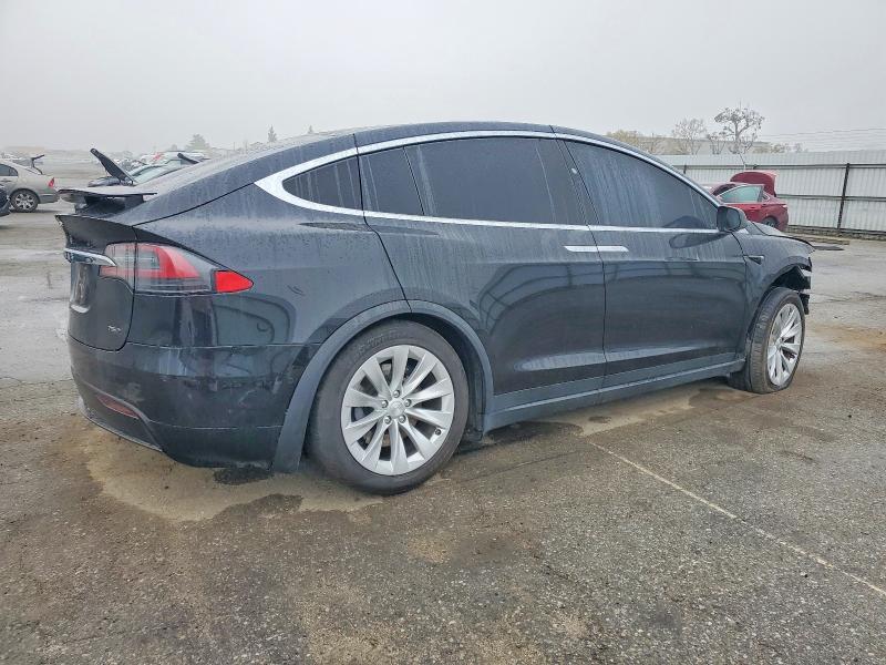 Продаж на аукціоні авто 2017 Tesla Model X, vin: 5YJXCBE2XHF049392, номер лоту: 73808725