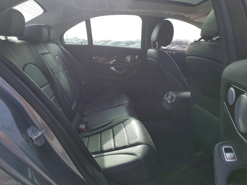 2015 Mercedes-benz C მანქანა იყიდება აუქციონზე, vin: 55SWF4KB7FU014615, აუქციონის ნომერი: 72569735