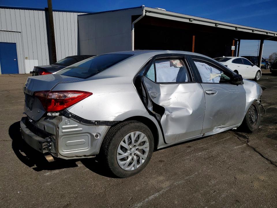 75658995 :رقم المزاد ، 5YFBURHEXJP754175 vin ، 2018 Toyota Corolla مزاد بيع