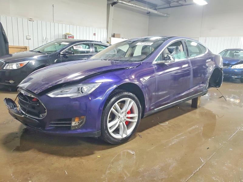 73259305 :رقم المزاد ، 5YJSA1H41FF083208 vin ، 2015 Tesla Model S مزاد بيع