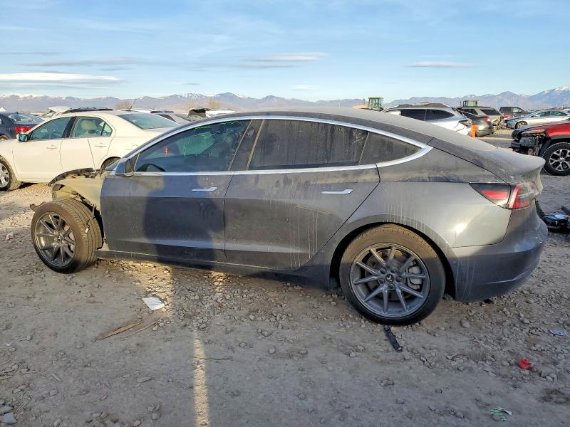 73330205 :رقم المزاد ، 5YJ3E1EB9KF451947 vin ، 2019 Tesla Model 3 مزاد بيع