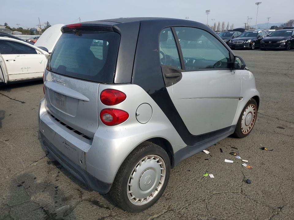 2013 Smart Fortwo მანქანა იყიდება აუქციონზე, vin: WMEEJ3BA1DK687060, აუქციონის ნომერი: 75627825