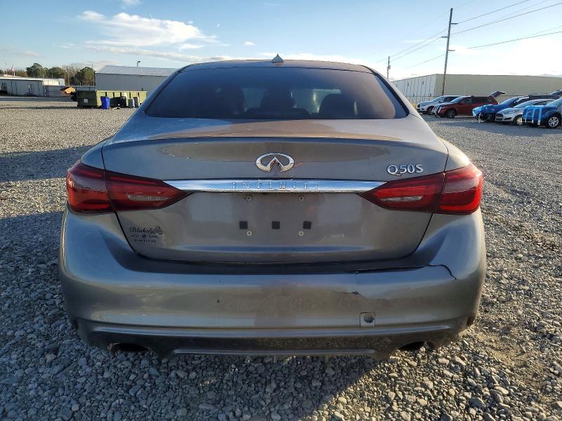 98574895 :رقم المزاد ، JN1EV7AP0JM360717 vin ، 2018 Infiniti Q50 Luxe مزاد بيع