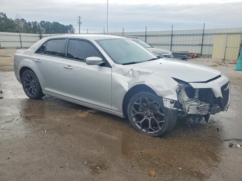 Продажа на аукционе авто 2020 Chrysler 300, vin: 2C3CCABG1LH131382, номер лота: 72660045