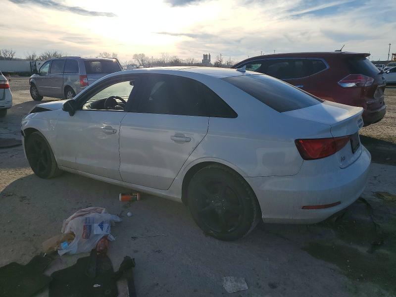 98678915 :رقم المزاد ، WAUACGFF7F1007396 vin ، 2015 Audi A3 مزاد بيع