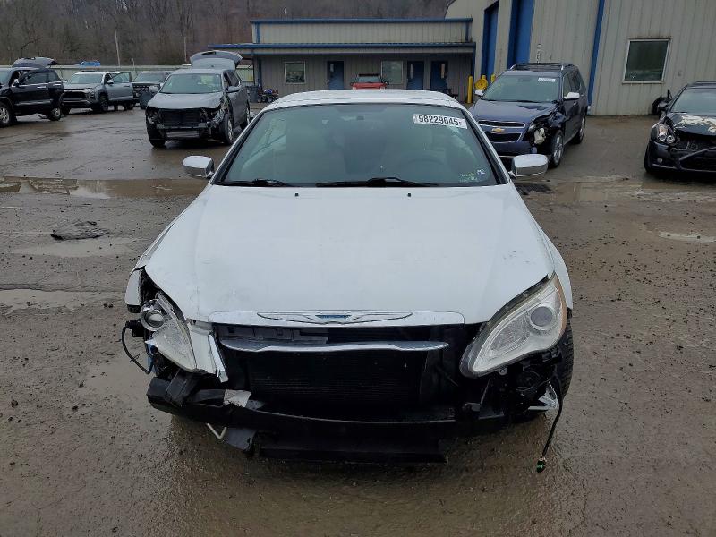 98229645 :رقم المزاد ، 1C3BCBFG8DN584158 vin ، 2013 Chrysler 200 مزاد بيع