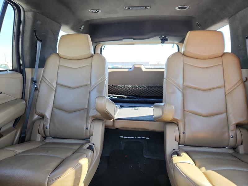 74920705 :رقم المزاد ، 1GYS4DKJ2JR242127 vin ، 2018 Cadillac Escalade مزاد بيع