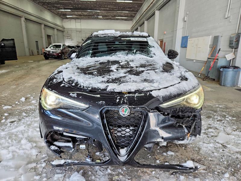 Продажа на аукционе авто 2023 Alfa Romeo Stelvio, vin: ZASPAKBN9P7D51045, номер лота: 73296795