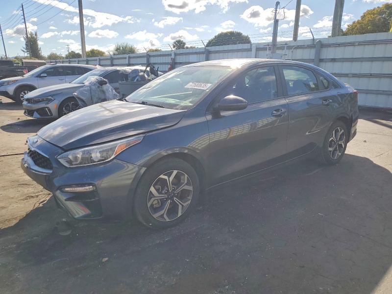 2020 Kia Forte მანქანა იყიდება აუქციონზე, vin: 3KPF24AD1LE169775, აუქციონის ნომერი: 72580635