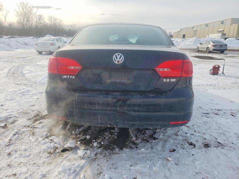 74792165 :رقم المزاد ، 3VWDX7AJ3BM357201 vin ، 2011 Volkswagen Jetta مزاد بيع