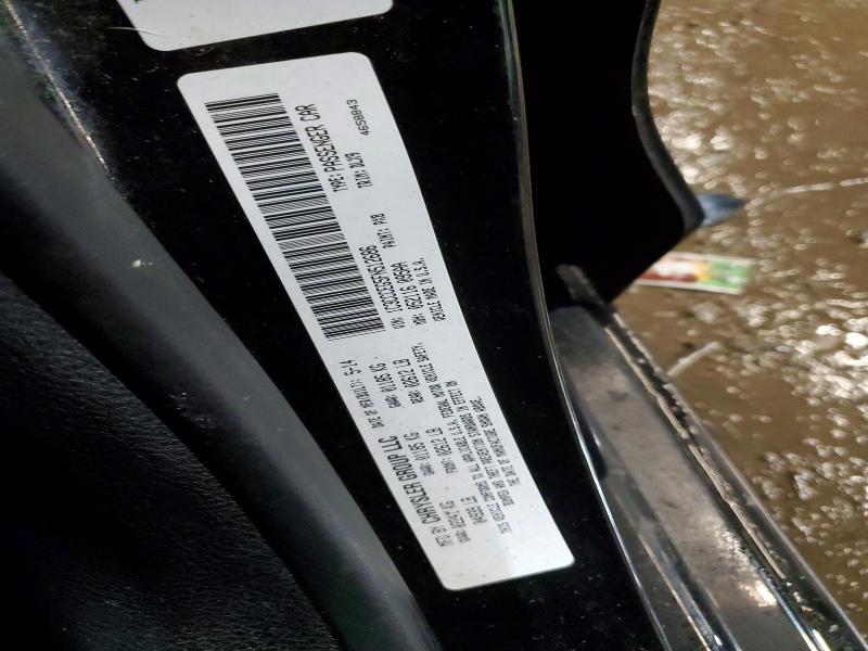 73031335 :رقم المزاد ، 1C3CCCEG5FN512686 vin ، 2015 Chrysler 200 مزاد بيع