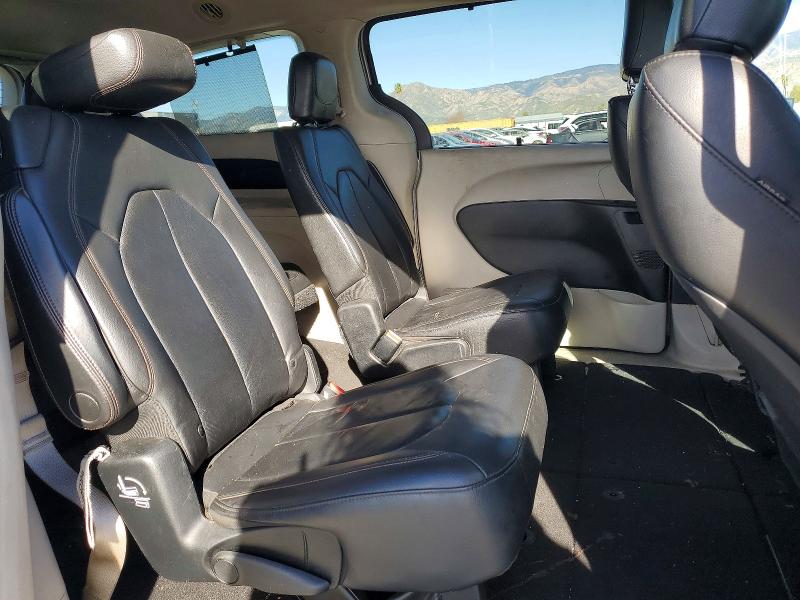 99900885 :رقم المزاد ، 2C4RC1BG6HR656512 vin ، 2017 Chrysler Pacifica مزاد بيع