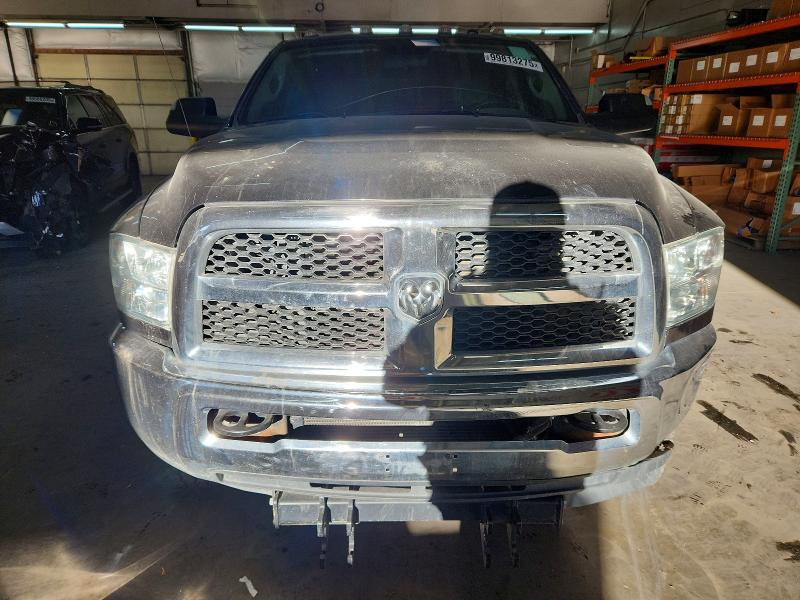 99813275 :رقم المزاد ، 3C6UR5CL8JG379702 vin ، 2018 Ram 2500 مزاد بيع