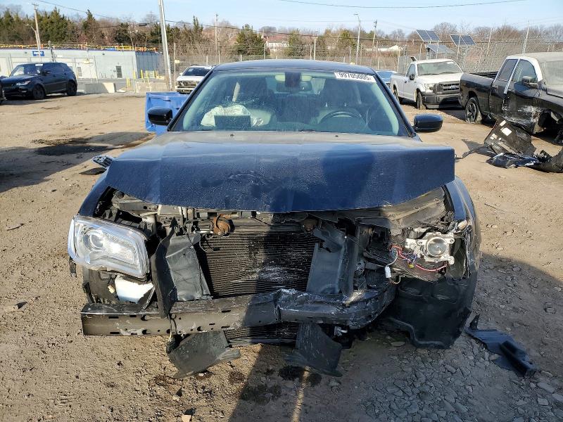 2015 Chrysler 300 მანქანა იყიდება აუქციონზე, vin: 2C3CCAAG3FH833127, აუქციონის ნომერი: 99705005