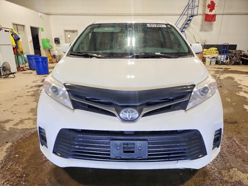 Продажа на аукционе авто 2018 Toyota Sienna, vin: 5TDKZ3DC4JS965592, номер лота: 74281225