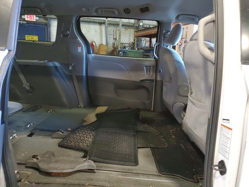 Aukcja sprzedaży 2015 Toyota Sienna, vin: 5TDKK3DC9FS606654, numer aukcji: 99431275