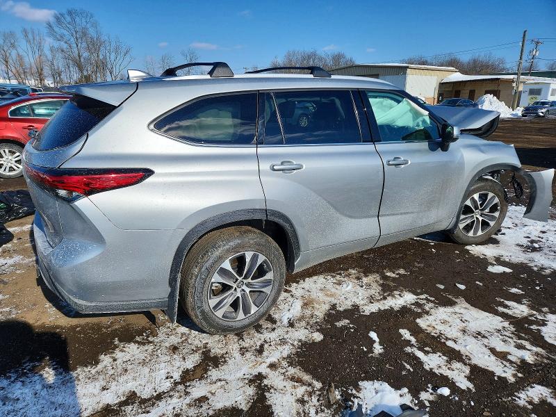Продажа на аукционе авто 2022 Toyota Highlander, vin: 5TDGZRBH6NS204379, номер лота: 75069375