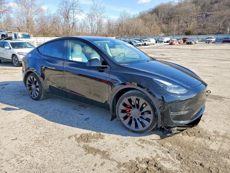 2024 Tesla Y მანქანა იყიდება აუქციონზე, vin: 7SAYGDEF7RA264611, აუქციონის ნომერი: 72651595