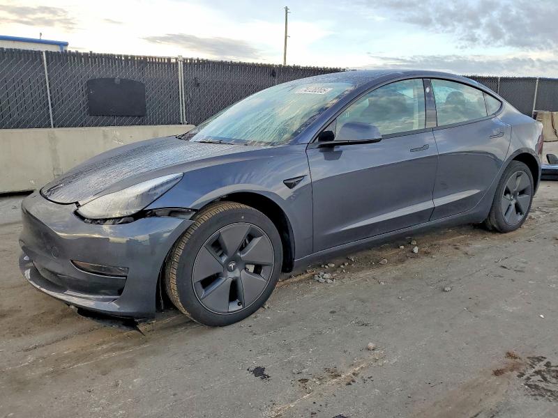 Продажа на аукционе авто 2023 Tesla Model 3, vin: 5YJ3E1EA3PF681286, номер лота: 74120205