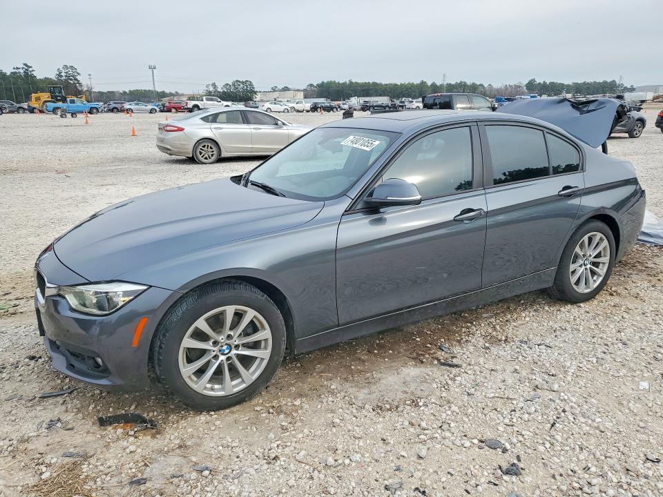 74801055 :رقم المزاد ، WBA8E1G51JNU92129 vin ، 2018 Bmw 320 مزاد بيع