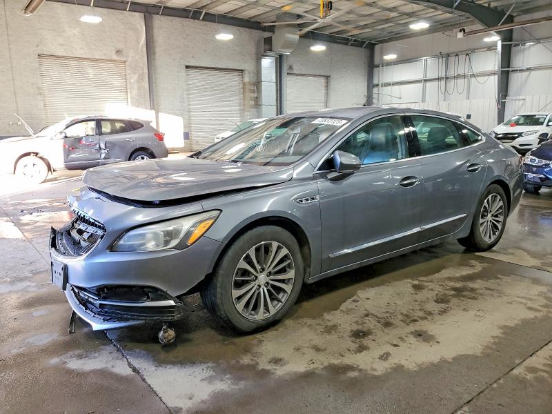 72833125 :رقم المزاد ، 1G4ZR5SS6JU131318 vin ، 2018 Buick Lacrosse مزاد بيع