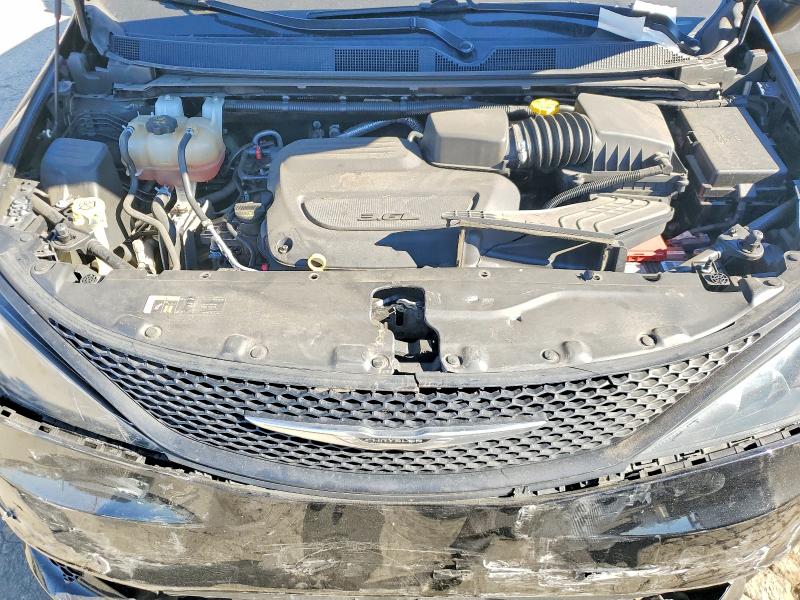 72491655 :رقم المزاد ، 2C4RC1DG7MR570391 vin ، 2021 Chrysler Voyager مزاد بيع