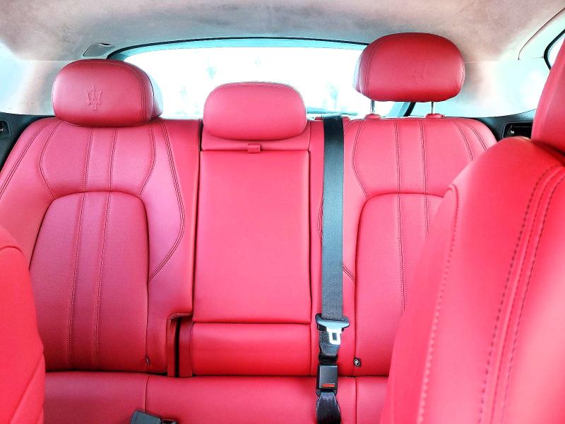 74483085 :رقم المزاد ، ZN661YUM2PX411502 vin ، 2023 Maserati Levante مزاد بيع