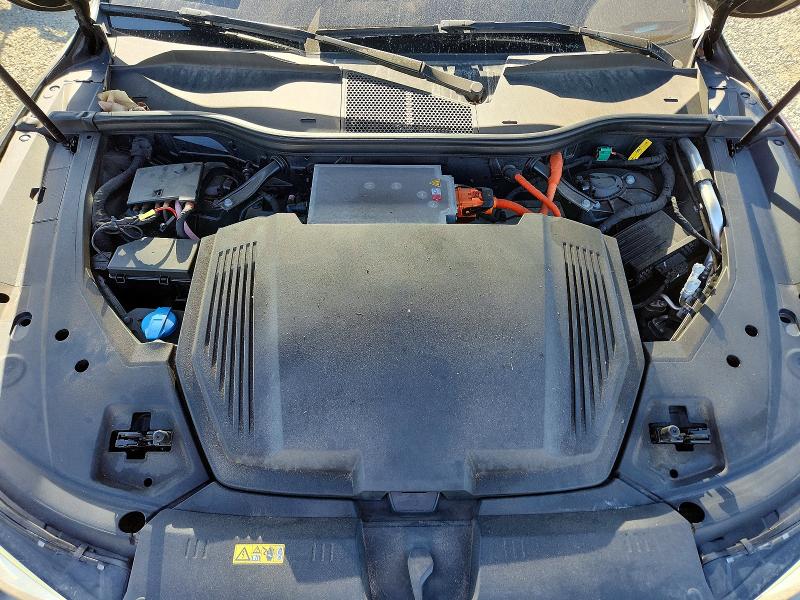 Продажа на аукционе авто 2019 Audi E-tron, vin: WA1LAAGE9KB024428, номер лота: 75000045