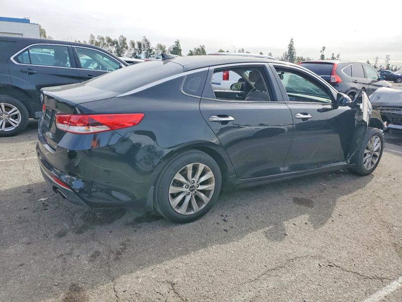 2018 Kia Optima მანქანა იყიდება აუქციონზე, vin: 5XXGT4L30JG258456, აუქციონის ნომერი: 75086235