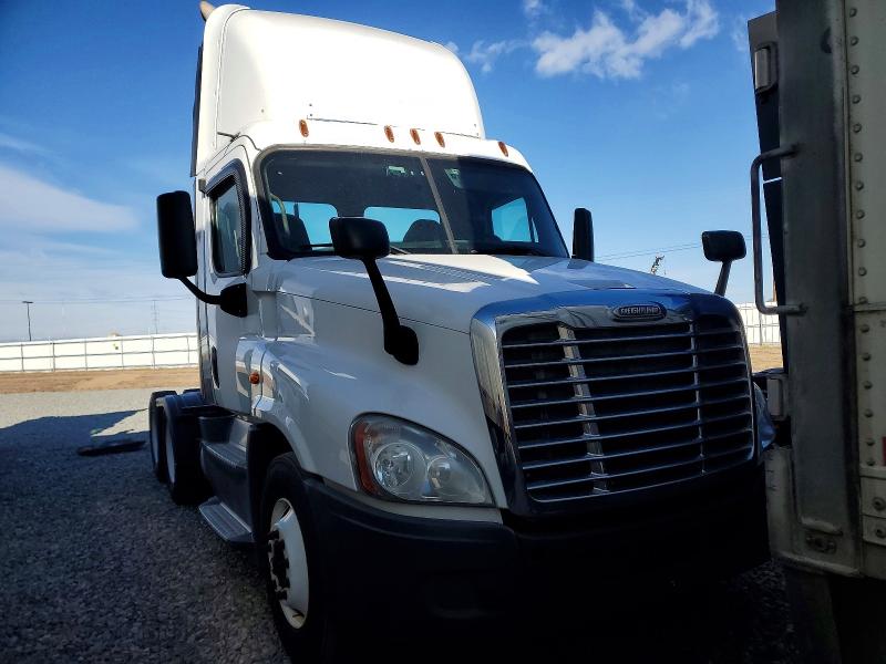 Auction sale of the 2016 Freightliner Cascadia 1, vin: 1FUJGEDV6GLHC5914, lot number: 72840075