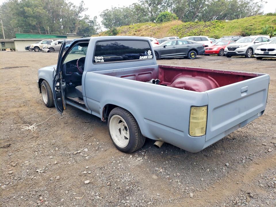 75640365 :رقم المزاد ، 4TARN81A3PZ074710 vin ، 1993 Toyota Pickup مزاد بيع
