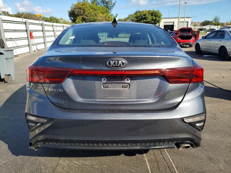 2020 Kia Forte მანქანა იყიდება აუქციონზე, vin: 3KPF24AD1LE169775, აუქციონის ნომერი: 72580635