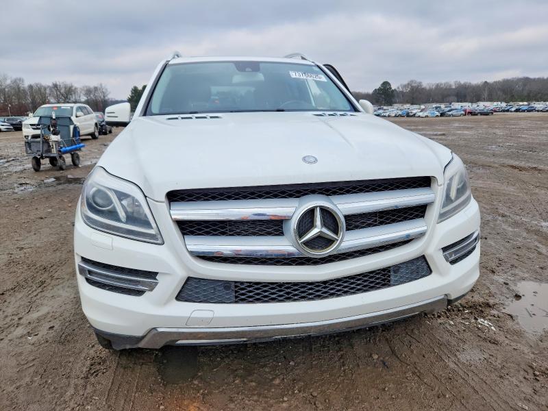 75554965 :رقم المزاد ، 4JGDF6EE0FA575057 vin ، 2015 Mercedes-benz Gl مزاد بيع
