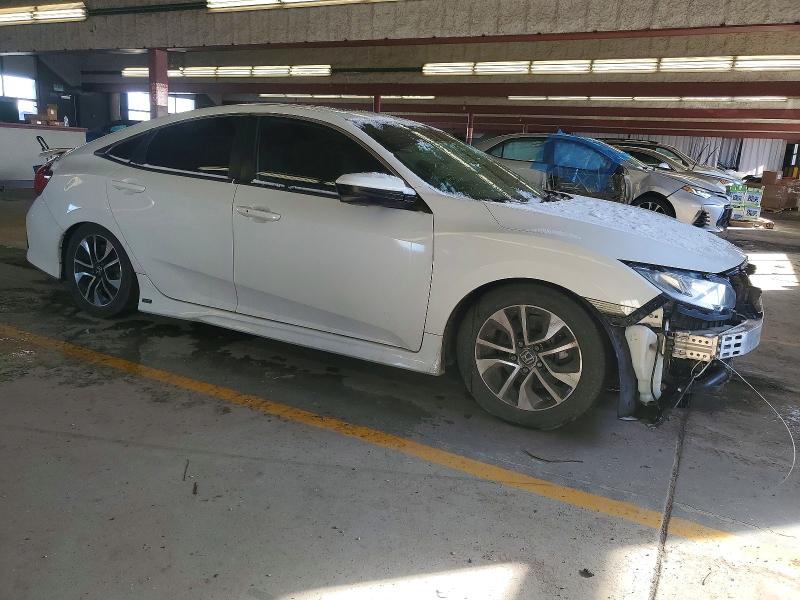 99070975 :رقم المزاد ، 2HGFC1E59JH700240 vin ، 2018 Honda Civic مزاد بيع