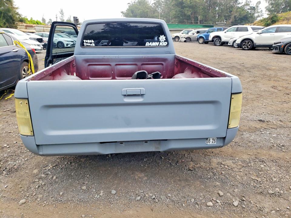 75640365 :رقم المزاد ، 4TARN81A3PZ074710 vin ، 1993 Toyota Pickup مزاد بيع